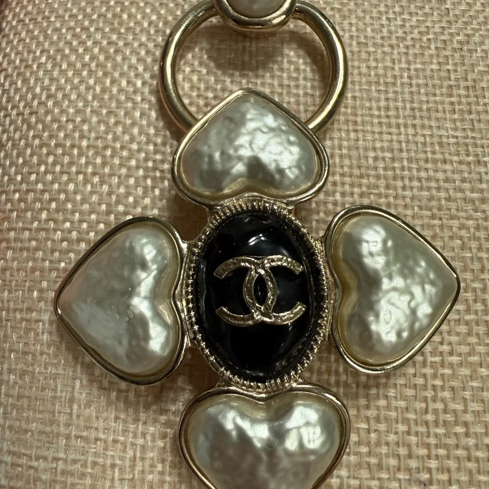 💋CHANEL Pearl and Black Pendant Necklace
